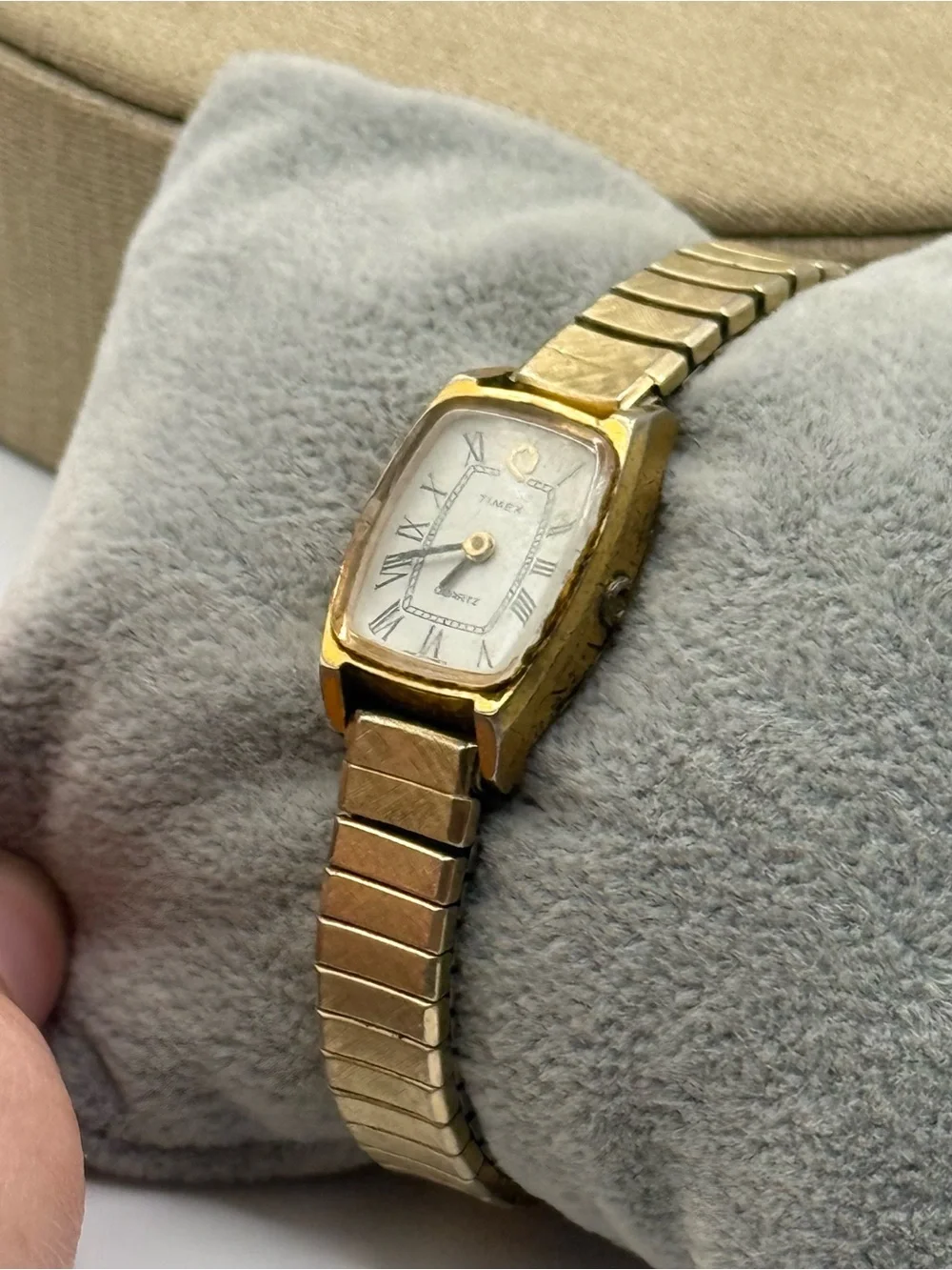 Timex Women's Gold Tone Stretch Bracelet Watch with White Dial